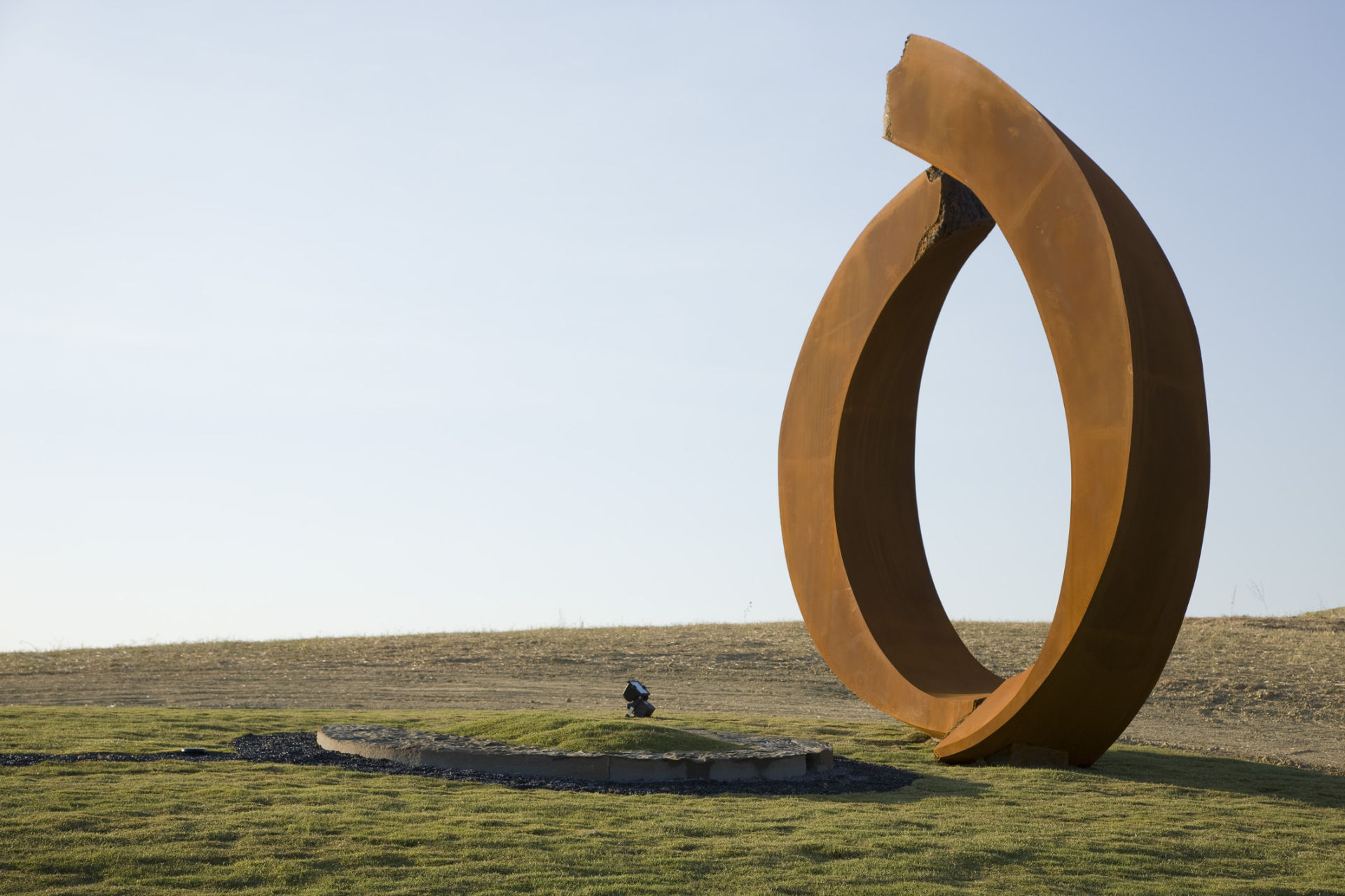 new-work-avenue-sculpture